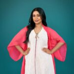 Navya Nair Instagram - @navyanair143 ❤❤❤ Photography :- @nithin_c_nandakumar Styled @rn.rakhi Wearing @shopcultmodern Jewellery @pureallure.in MUA @amal_ajithkumar Styling assistants @sandra_resmi @susaaani_ Kochi Kerela, India