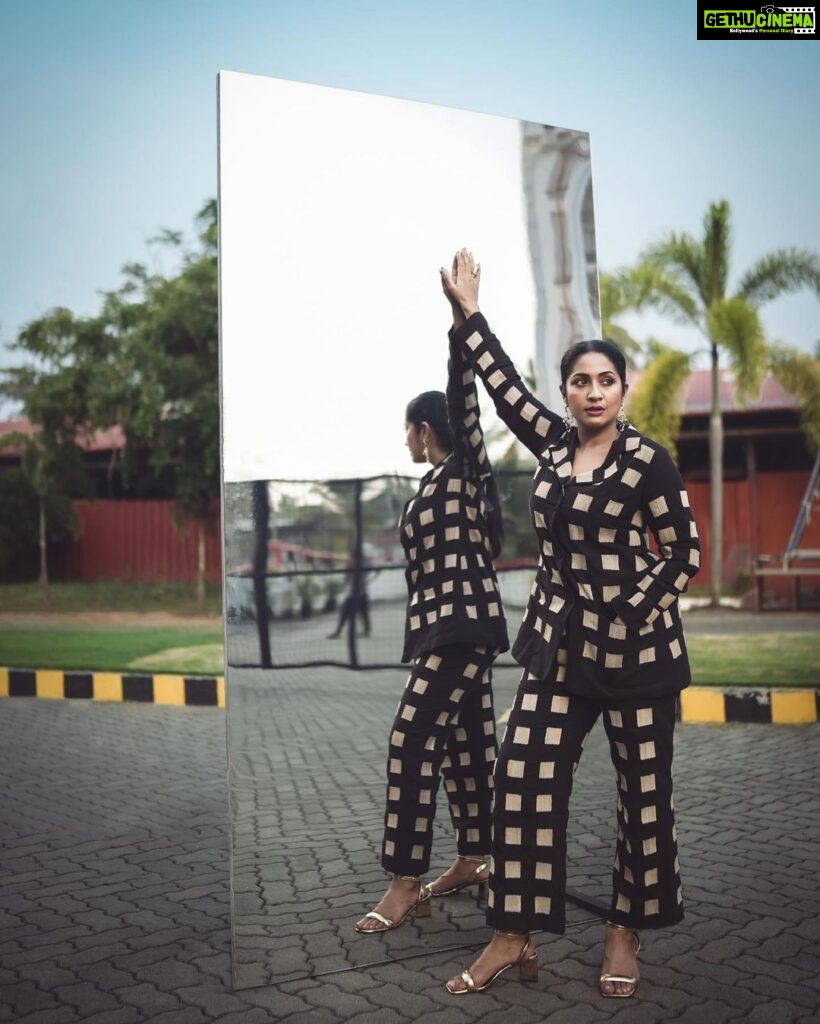 Navya Nair Instagram - Girl, do it for you Styled @rn.rakhi Wearing | Jewellery @shopcultmodern MUA @makeupby_nami_ Photography @kadhak_ Retouch @theprincenthem