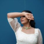Navya Nair Instagram - Styled @rn.rakhi MUA @makeupby_nami_ Wearing @aldadesigner Jewellery @keyaa_by_kartika . Styling assistants @sandra_resmi @susaaani_ Photography @shameer_mohi