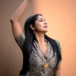 Navya Nair Instagram - Love ♥️ Styled @rn.rakhi Wearing @lisdesigns.in Jewellery @hetalshahofficial MUA @amal_ajithkumar Photography @premsampaul Videography @vishnu.chandrabose Styling assistants @susaaani_ @sandra_resmi Photography assistants @tinyturtle.media @mr.canographers @sandesh.rajeev