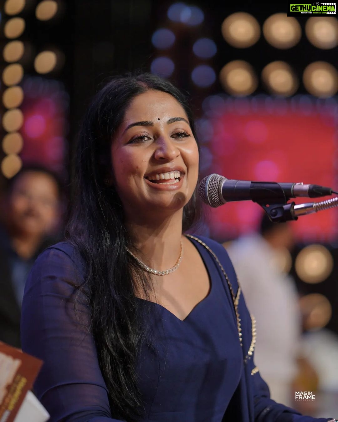 Navya Nair Instagram - Empower yourself and others by being productive and achieving your goals, not just on Women’s Day, but everyday! Happy Women's day ❤️ Wearing @niharikabyarya #womensday #womenempowerment #womensupportingwomen