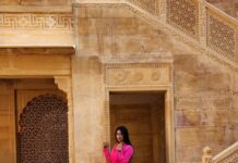Navya Nair Instagram - Love anyways 💕 Happy Valentine's Day .. @jaisalmer #suryagarhjaisalmer