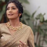 Navya Nair Instagram - Design your dreams...💕 Styled @rn.rakhi MUA @sijanmakeupartist Photographed @bigstoriesweddingcompany Wearing @labelmdesigners Jewellery @adorebypriyanka #mazhavilmanorama #ootdindia