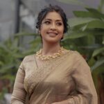Navya Nair Instagram - Design your dreams...💕 Styled @rn.rakhi MUA @sijanmakeupartist Photographed @bigstoriesweddingcompany Wearing @labelmdesigners Jewellery @adorebypriyanka #mazhavilmanorama #ootdindia
