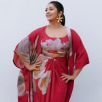 Navya Nair Instagram - Styled @navyanair143 For @mazhavilmanoramatv Wearing @saltstudio / @yam.india @amrapalijewels / MUA @sijanmakeupartist Photographed @bigstoriesweddingcompany . . #lookbook #ootd #fashionstyling #mazhavilmanorama