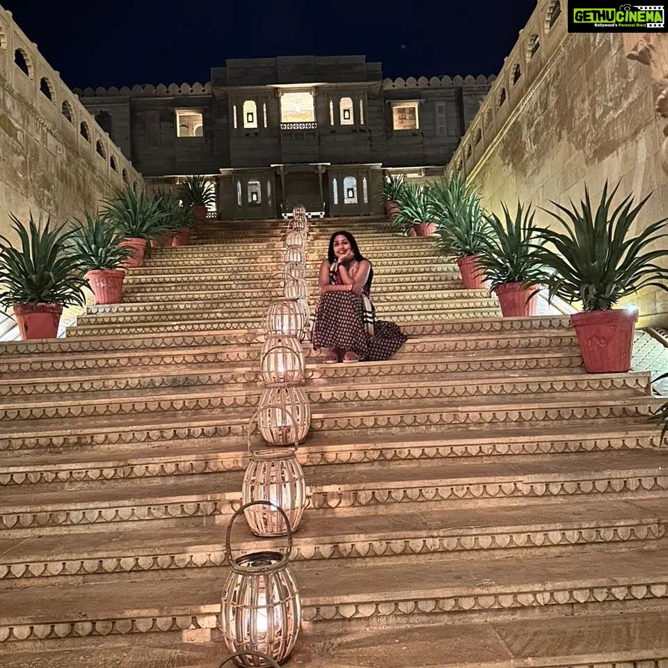 Navya Nair Instagram - Jaisalmer🤩.. @suryagarh Suryagarh Jaisalmer