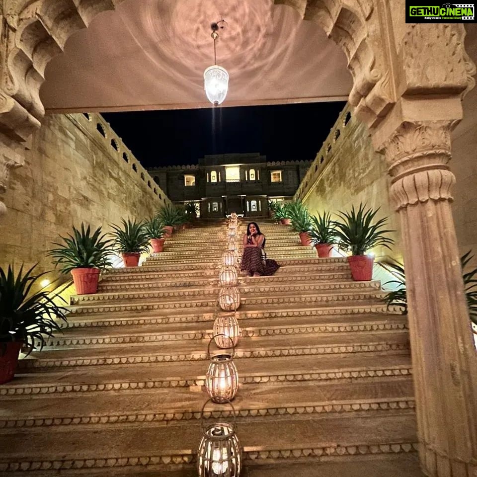 Navya Nair Instagram - Jaisalmer🤩.. @suryagarh Suryagarh Jaisalmer