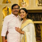 Navya Nair Instagram - Happy fathers day achaaaa ❤️❤️❤️ U r my everything .. the best achan one can have ❤️❤️ You are the strongest pillar in my life .. Cant imagine a life without u .. with all my defaults , the way u love me so much is enough fr the life time .. and the time and money you have spend on me when u really had nothing in hand can never be returned .. I am trying my level best to make u happy bt i am not sure how far a good daughter I am .. forgive my flaws .. love u from all my heart , flesh and blood .. urs always .. umma.. #bodyguard #gaurdianangel #manofmylife #ideal #love #achan #fathersday