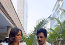 Nawazuddin Siddiqui Instagram - In their element..jogi + dimple = #jogirasararara #10daystogo❤️ @nehasharmaofficial @nawazuddin._siddiqui 😜 #reelsinstagram #reels #reelitfeelit