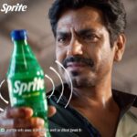 Nawazuddin Siddiqui Instagram - Jab garmi mein train ho late, brain ho jata hai irritate. Par aap gussa mat ho. Sprite Joke in a Bottle ke saath hasso. Scan karo. Joke suno. Thand rakho. Sprite. #SpriteJokeInABottle #ScanKaroJokeSunoThandRakho