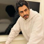 Nawazuddin Siddiqui Instagram - सोच रहा हूँ, बाहर जाकर थोड़ी धूप ले लूँ ।