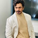 Nawazuddin Siddiqui Instagram – “I Love Desert and it’s incomparable sense of space”
– Robyn Davidson

Kuch nahi bro, registaan jaane ki soch raha tha lekin…

Wardrobe – @nm_design_studio 
Styled By – @divyagupta_28 
Hair & Make Up – @tado55 
HM Assisted By – @sachi.agarwal