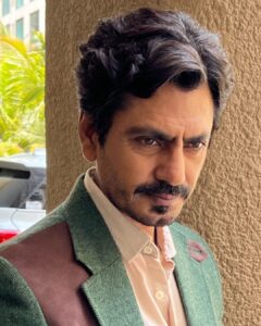 Nawazuddin Siddiqui Instagram - Kaam 25 hai, kaam dhaam 25 hai, bole to Jogira ab 26 hai

#jogirasararara releasing on May 26 at a theatre near you!