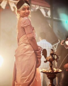Nazriya Nazim Instagram - Happy women’s day ♥️

Here’s to STRONG women 
May we KNOW them
May we BE them 
May we RAISE them ..