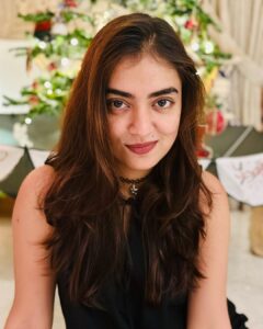 Nazriya Nazim Instagram - Can we skip to December already ???
☺️♥️🎄🏡

📸 : mine @aleenaalphonse 

#favmonthcomingup