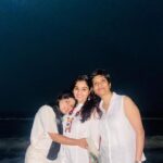 Neelima Rani Instagram - And the birthday celebrations continues!! You will realise the value of friendship when u have friends like family! How blessed I’m to have such souls around me!! @bhaghee171 @ekshikaas @dhurgas_accel_empowerment their love and affection is so infectious 🥰🥰🥰 god bless all of you for you love towards me 🙏🏼 love u all Bay6 Ecr