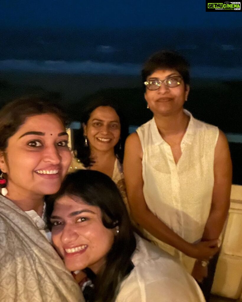 Neelima Rani Instagram - And the birthday celebrations continues!! You will realise the value of friendship when u have friends like family! How blessed I’m to have such souls around me!! @bhaghee171 @ekshikaas @dhurgas_accel_empowerment their love and affection is so infectious 🥰🥰🥰 god bless all of you for you love towards me 🙏🏼 love u all Bay6 Ecr