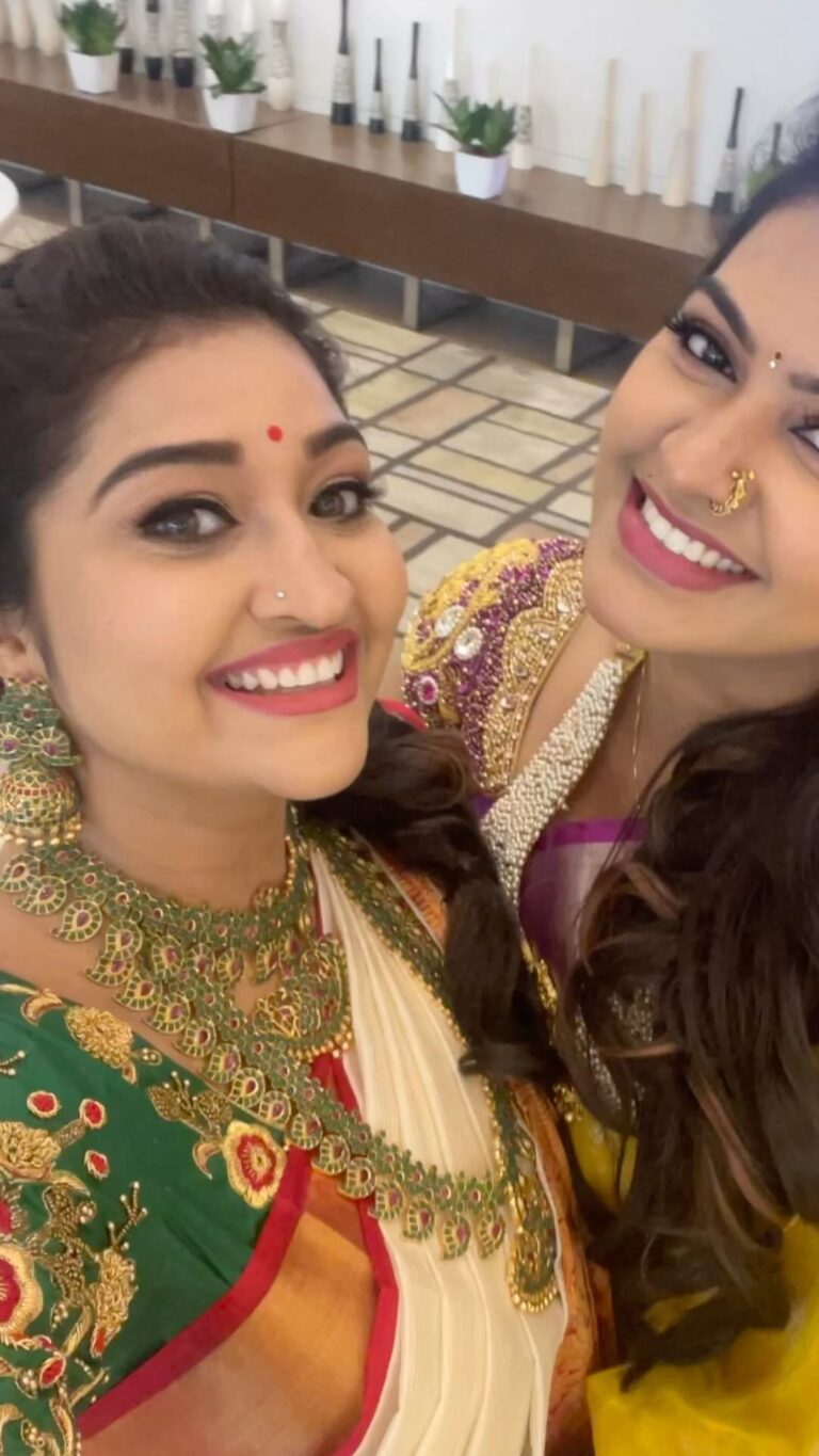 Neelima Rani Instagram - This girl has a slice of my heart 🤍 too vibrant and beautiful soul 😍 @rachitha_mahalakshmi_official god bless you babe 😘 more fun n crazy times ahead for us 🫶🏼 thanks @santhoshiplush for connecting us 😘
