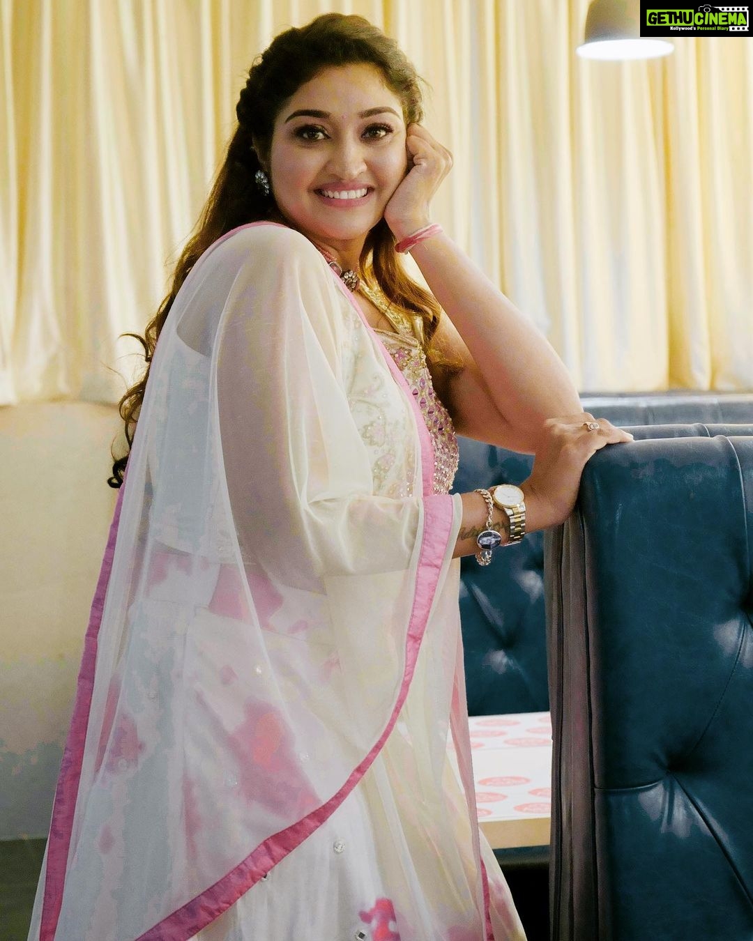 Neelima Rani Instagram - One who looks around is intelligent! One who looks within is wise 🥰 always try to be wiser than yesterday Team N @shamini_shankar_official DOP @en.nizharpadam Costume by @santhoshiplush