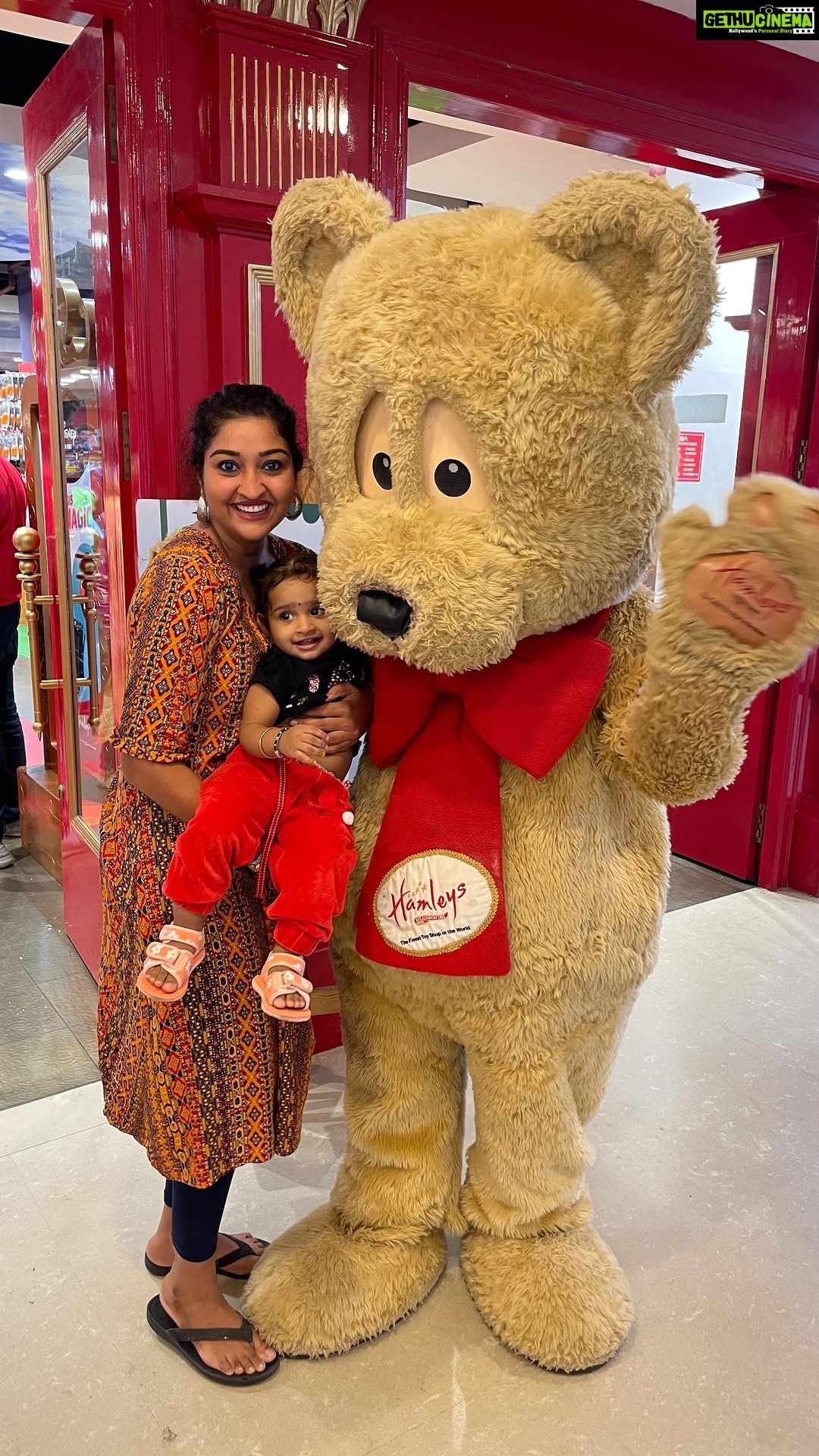Neelima Rani Instagram - My Anjali kutty 🤍 advaita chellam flaunting her summer looks with @atoddlerthing 🤩😍 thank you team for the most comfortable muslin wears! She is having a blast