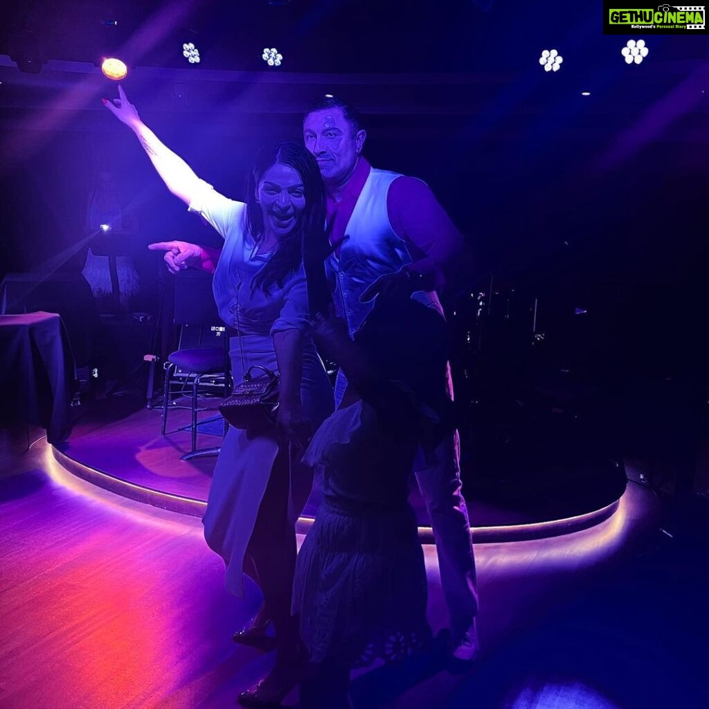Neeru Bajwa Instagram - Dancing the night away … 💕