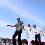Neeru Bajwa Instagram - Chal Jindiye #team da happy dance…. Thank you for loving our film 🙏🏼🤍 @kulwinderbilla @officialjassbajwa @aditidevsharma wish you were with us in the reel @ghuggigurpreet ✊ @officialrupinder_rupi ❤️ @udaypratapofficial 👨‍✈️ @jagdeepsinghwarring ✊ @thite_santosh @harrykahlon19 @munishomjee @itskrajofficial