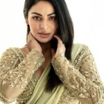 Neeru Bajwa Instagram - ✨ 📸 @avrandhawa #mua @bluerubyartistry #hair @makeupbygurjot 👗 @herfashionvault