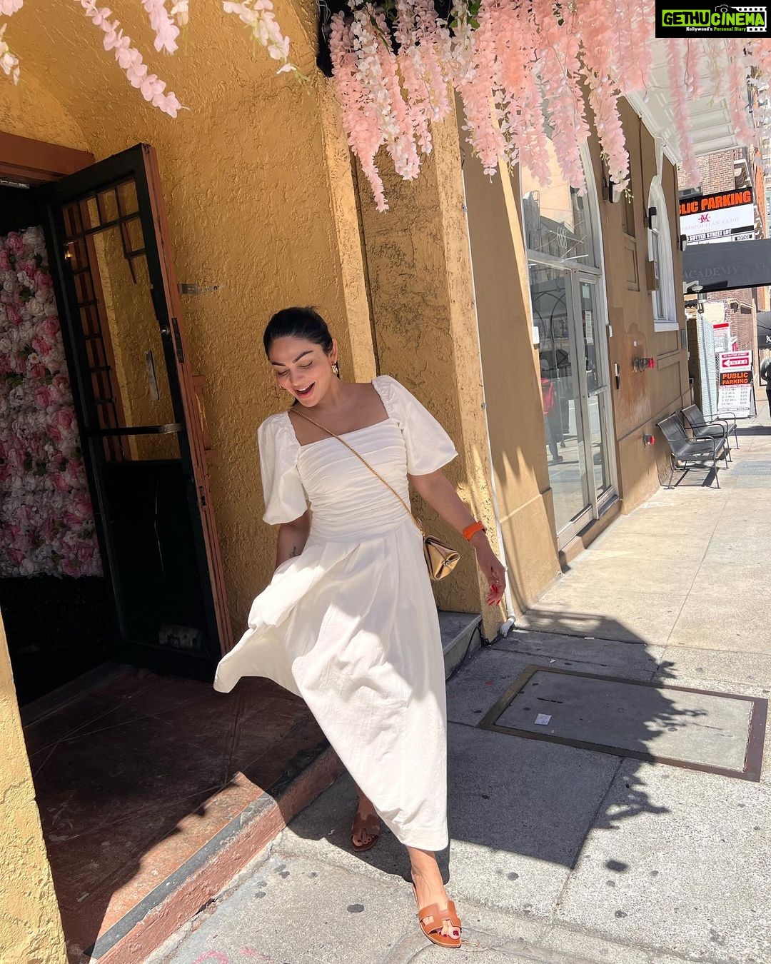 Neeru Bajwa Instagram - San Francisco ❤️ @vanmysteryman05 @rubina.bajwa @aanaya_k_jawandha