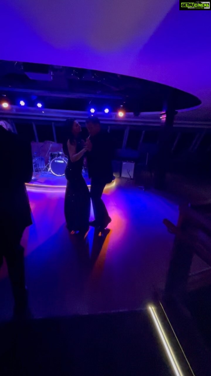 Neeru Bajwa Instagram - Lol @rana_aadmi ajao 😂 thank you for capturing us crazy parents … #rajmanu #wedding … We go crazy when we see a dance floor 🙈 @vanmysteryman05 💃🏻🕺