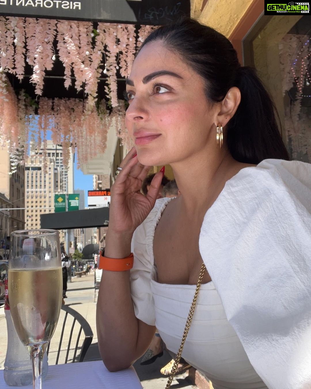 Neeru Bajwa Instagram - San Francisco ❤️ @vanmysteryman05 @rubina.bajwa @aanaya_k_jawandha