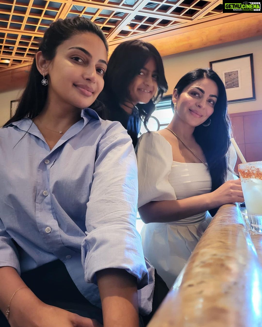 Neeru Bajwa Instagram - San Francisco ❤️ @vanmysteryman05 @rubina.bajwa @aanaya_k_jawandha
