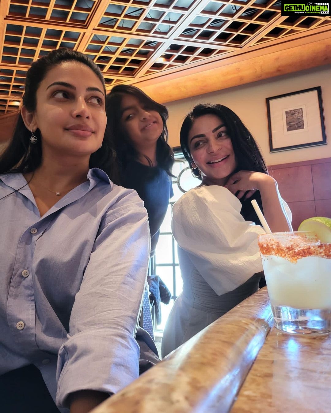 Neeru Bajwa Instagram - San Francisco ❤️ @vanmysteryman05 @rubina.bajwa @aanaya_k_jawandha