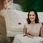 Neetha Ashok Instagram - Every smile makes you a day younger 😁 Beautifully captured by @pixel_stream Accessories by @beadedtreasuresjewelry Blouse by @rishi_designs11 Mua @shefali_ballal