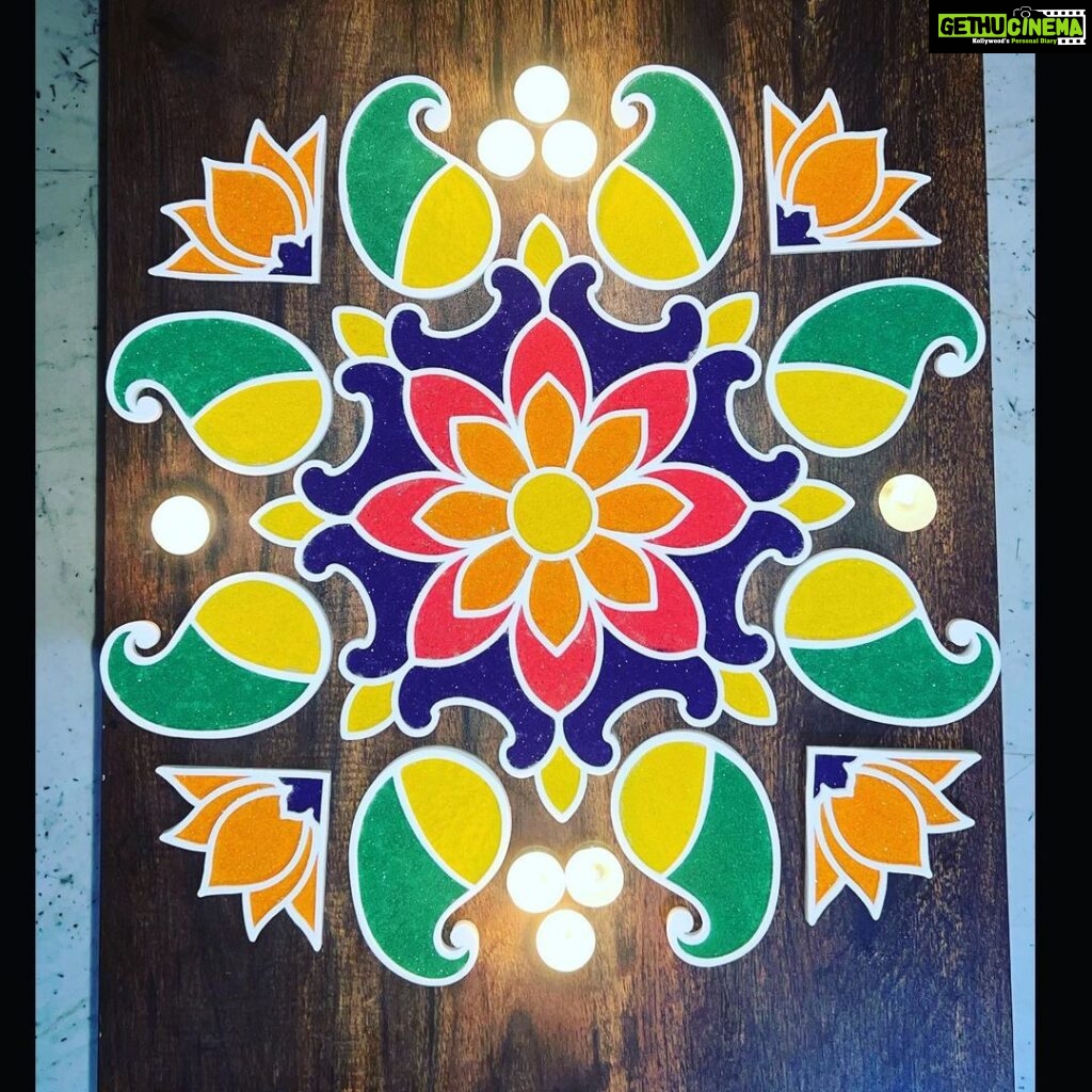 Neetha Ashok Instagram - Pongal and Makara Sankranti is on its way. Whether you are planning on gifting your loved ones or making a pretty Pongal decore, @islandrangoli have got you covered. Stunning kolam design that will accentuate your space and make your Pongal festive look beautiful in its true sense. Kolam DIY collection from Island Rangoli exhibits symmetrical patterns complied together to accentuate your home verandah or office spaces. Thank you for sending in the whole collection of @islandrangoli . I’m In love with your whole collections of such creative rangolis that it’s got me hooked in discovering different patterns and filling in colors on their Tatva Utsav series. The BEST part about their collection is, they are light weighted, portable, flexible, washable and reusable.