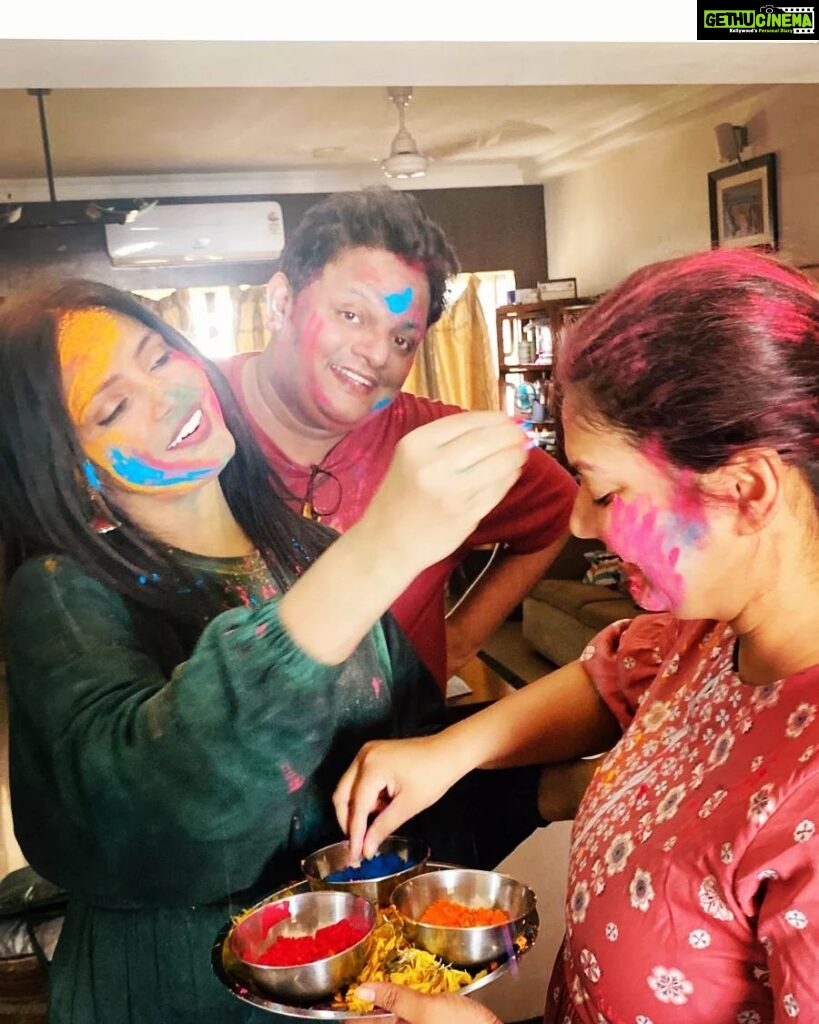 Neetu Chandra Instagram - Happy Holi from Chandra and family ❤️❤️❤️ #happyholi #mumbai Mumbai, Maharashtra