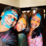 Neetu Chandra Instagram – Happy Holi from Chandra and family ❤️❤️❤️
#happyholi 
#mumbai Mumbai, Maharashtra
