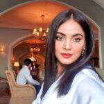 Neetu Chandra Instagram - At #Tajcolaba last evening, for my dearest friend Anuradha s birthday. Many many happy returns of the day my dearest friend. God Bless you! ❤ #birthday
