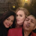 Neetu Chandra Instagram - When lovely friends of my dearest darling friends @amohin @scholzy6 meet, this is what happens! Only fun n laughter n care n spreading Love n respect for each other!! @gdotcarter @m_k_h_gingerlove #camarron ❤️ Alta Resturant