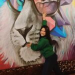 Neetu Chandra Instagram - Tedha hai, Par mera hai❤️ . . The lion in #Mine #roots Indian Bistro #losangeles ❤️ Roots Bistro