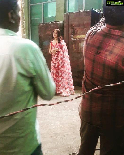 Neetu Chandra Instagram - Shooting for my next #Tamil film 🙏❤️ Happy Sunday everyone 😀 #chennai #tamilnadu #india 🙏❤️