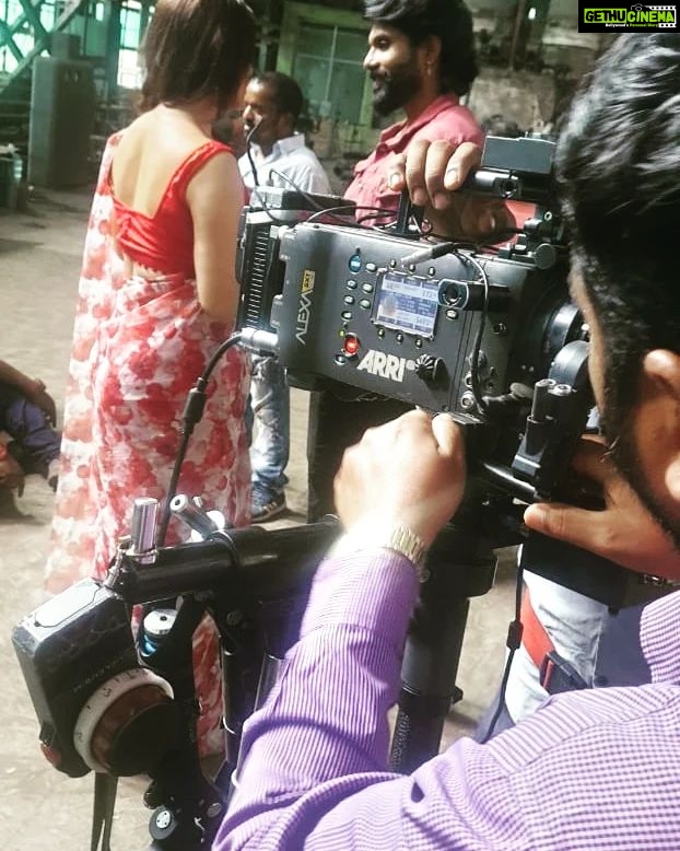 Neetu Chandra Instagram - Shooting for my next #Tamil film 🙏❤️ Happy Sunday everyone 😀 #chennai #tamilnadu #india 🙏❤️