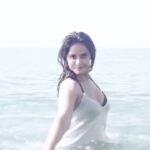 Neetu Chandra Instagram - Throwback to "Banjarey" a soulful song by @RahatFatehAliKhan Ji! It's been 5 years since it was released, and it still feels like only yesterday when we were shooting the music video. This is dedicated to my director Shruti, my darling, wherever you are keep directing us.. heaven is blessed to have you 💛 💖 we miss you here in earth 🙏 My look and presentation was all through her lenses.. ❤️ https://youtu.be/yAKMxHvKdUY