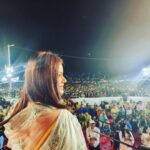 Neetu Chandra Instagram - Last evening at #juhubeach for #chhathpooja Thank you @sanjaynirupam ji @pradeep.sinha ji for inviting me. It was so wonderful meeting our own @pankajtripathi Bhaiya 🙏😊Met our favorite super talented singer #chandantiwari and beautiful singer @priyamallickofficial ❤️😊 #bihar and we #biharigirls together ❤️ We rock together ❤️ Chhathi Maiya aap sabki manokamna puuri kare 🙌🙌🙌 #jaichhathimaiya🙏