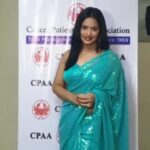 Neetu Chandra Instagram – Last night was #sareenight at #fundraise for @cpaaindia ❤️🤍🧡💚💛🤎💜💙❤

#breastcancerawareness 
#letsstandtogether 
#fightagainstcancer 
#cancerwarrior 🙏
