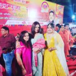 Neetu Chandra Instagram – Last evening at #juhubeach for #chhathpooja Thank you @sanjaynirupam ji @pradeep.sinha ji for inviting me. It was so wonderful meeting our own @pankajtripathi Bhaiya 🙏😊Met  our favorite super talented singer #chandantiwari and beautiful singer @priyamallickofficial ❤️😊 #bihar and we #biharigirls together ❤️ We rock together ❤️ Chhathi Maiya aap sabki manokamna puuri kare 🙌🙌🙌 #jaichhathimaiya🙏