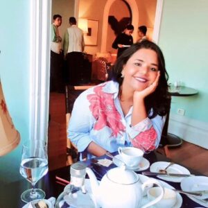 Neetu Chandra Instagram - At #Tajcolaba last evening, for my dearest friend Anuradha s birthday. Many many happy returns of the day my dearest friend. God Bless you! ❤ #birthday