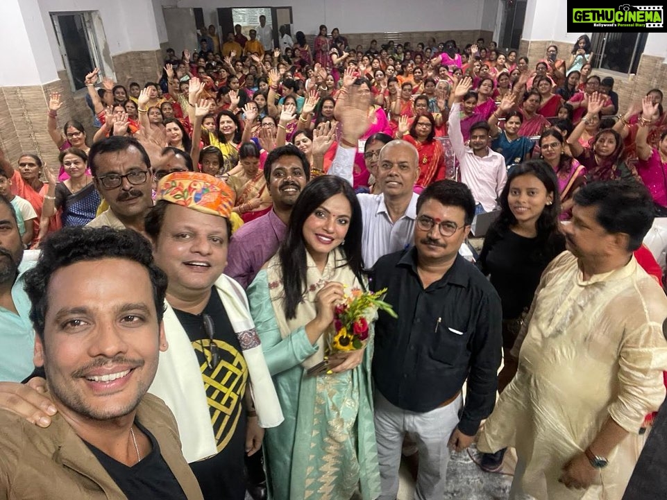 Neetu Chandra Instagram - Bringing Jamshedpur's Maithili community together in a divine celebration! 🙏🏽✨ Today's Maithili Samaaj Pooja was a sight to behold, filled with vibrant colors, soulful music, and an atmosphere of devotion. And as we celebrate Janki Navmi, let us offer our prayers to the goddess Janki and seek her blessings for peace and prosperity. 🌺🕉 #MaithiliSamaajPooja #JankiNavmi #jamshedpur