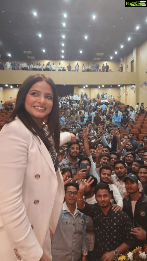 Neetu Chandra Instagram - Coming full circle: Honored to be the Chief Guest at AN College, where my father once studied. Sharing insights and memories with the bright minds of today was a truly an unforgettable experience! Thanks to #Ratnaamrit madam for inviting me!