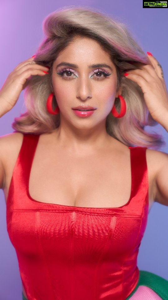 Neha Bhasin Instagram - Less is more they say but if you are extra just be extra. Gorgeous make up by @makeoverby_anna Video @zookthespook Images @kevin.nunes.photography #nehabhasin
