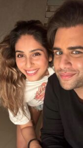 Neha Bhasin Instagram - Jag Ghumiya Unplugged, chilled out, fun evenings…. @nehabhasin4u @rajivadatia ❤️❤️❤️❤️